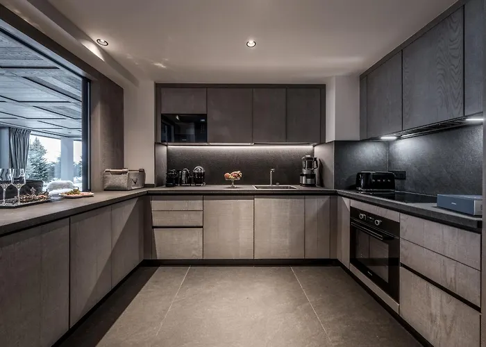 Apartament De Luxe A Courchevel: 5 Chambres, Terrasse Et Service De Conciergerie - Fr-1-613a-37 *