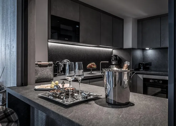 De Luxe A Courchevel: 5 Chambres, Terrasse Et Service De Conciergerie - Fr-1-613a-37 *