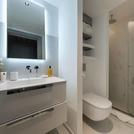 De Luxe A Courchevel: 5 Chambres, Terrasse Et Service De Conciergerie - Fr-1-613a-37 Apartmán