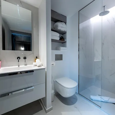 De Luxe A Courchevel: 5 Chambres, Terrasse Et Service De Conciergerie - Fr-1-613a-37 *