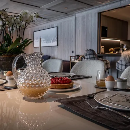 De Luxe A Courchevel: 5 Chambres, Terrasse Et Service De Conciergerie - Fr-1-613a-37 דירה קורשבל