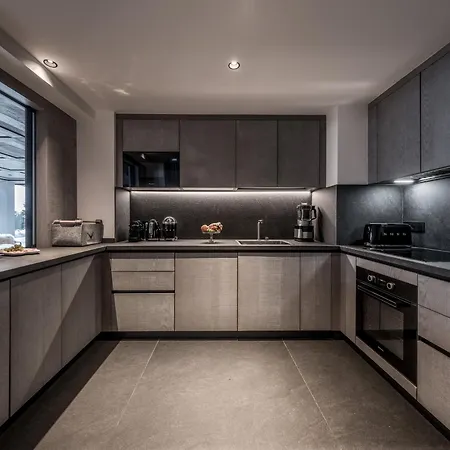 Apartmán De Luxe A Courchevel: 5 Chambres, Terrasse Et Service De Conciergerie - Fr-1-613a-37 *